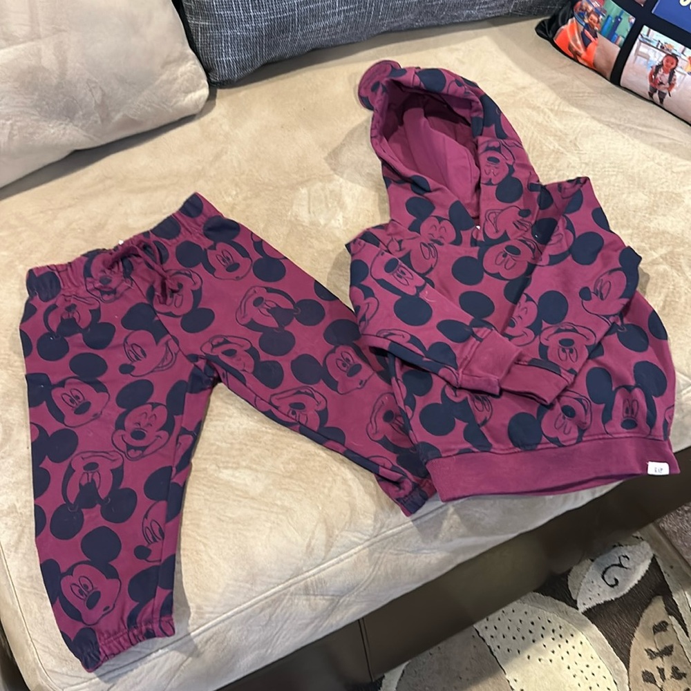 Gap Disney Toddler Sweatsuit 18 to 24 months
